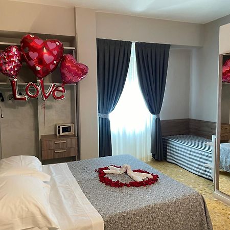 Hotel Lukas Виареджо Экстерьер фото