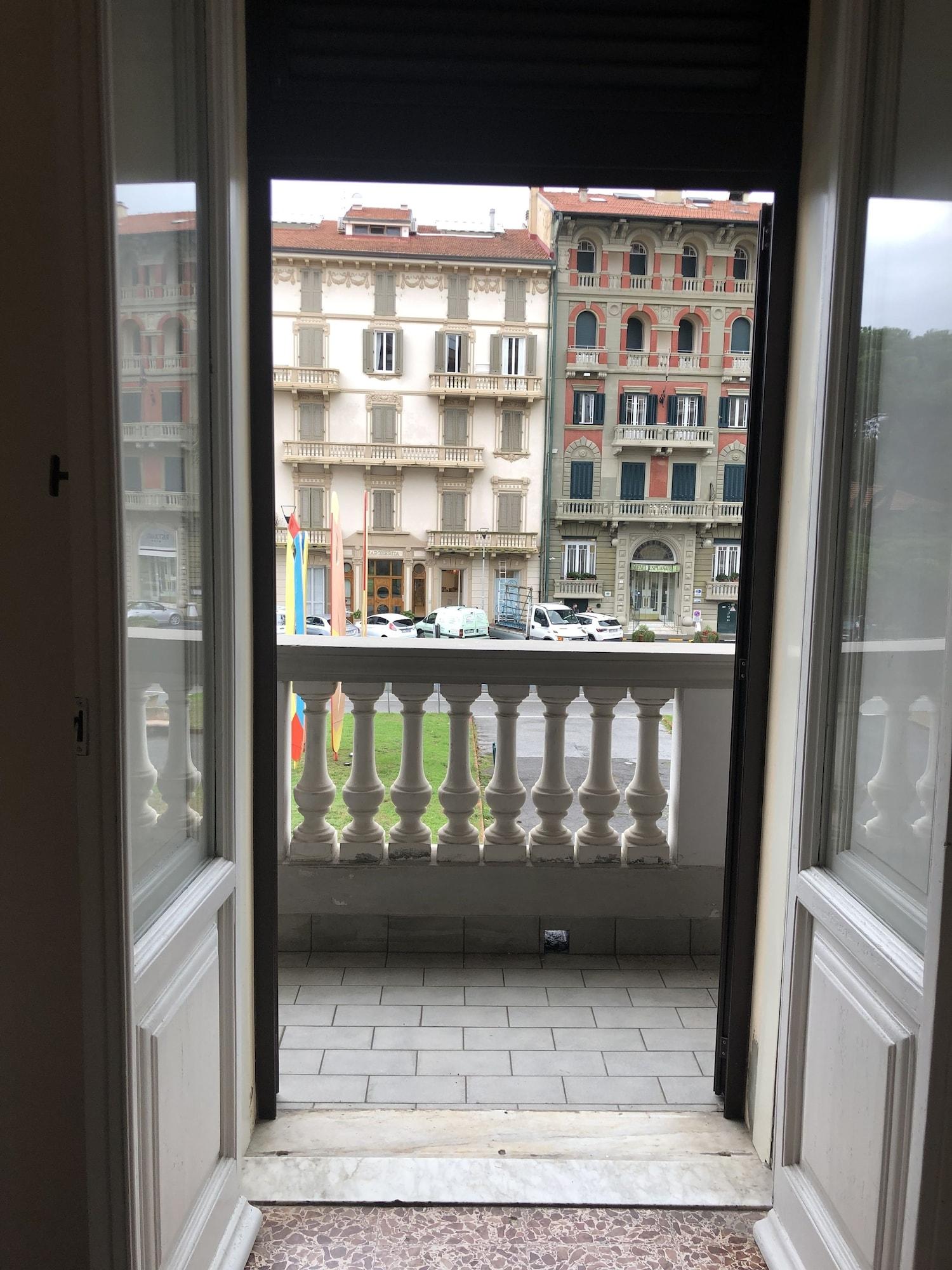 Hotel Lukas Виареджо Экстерьер фото