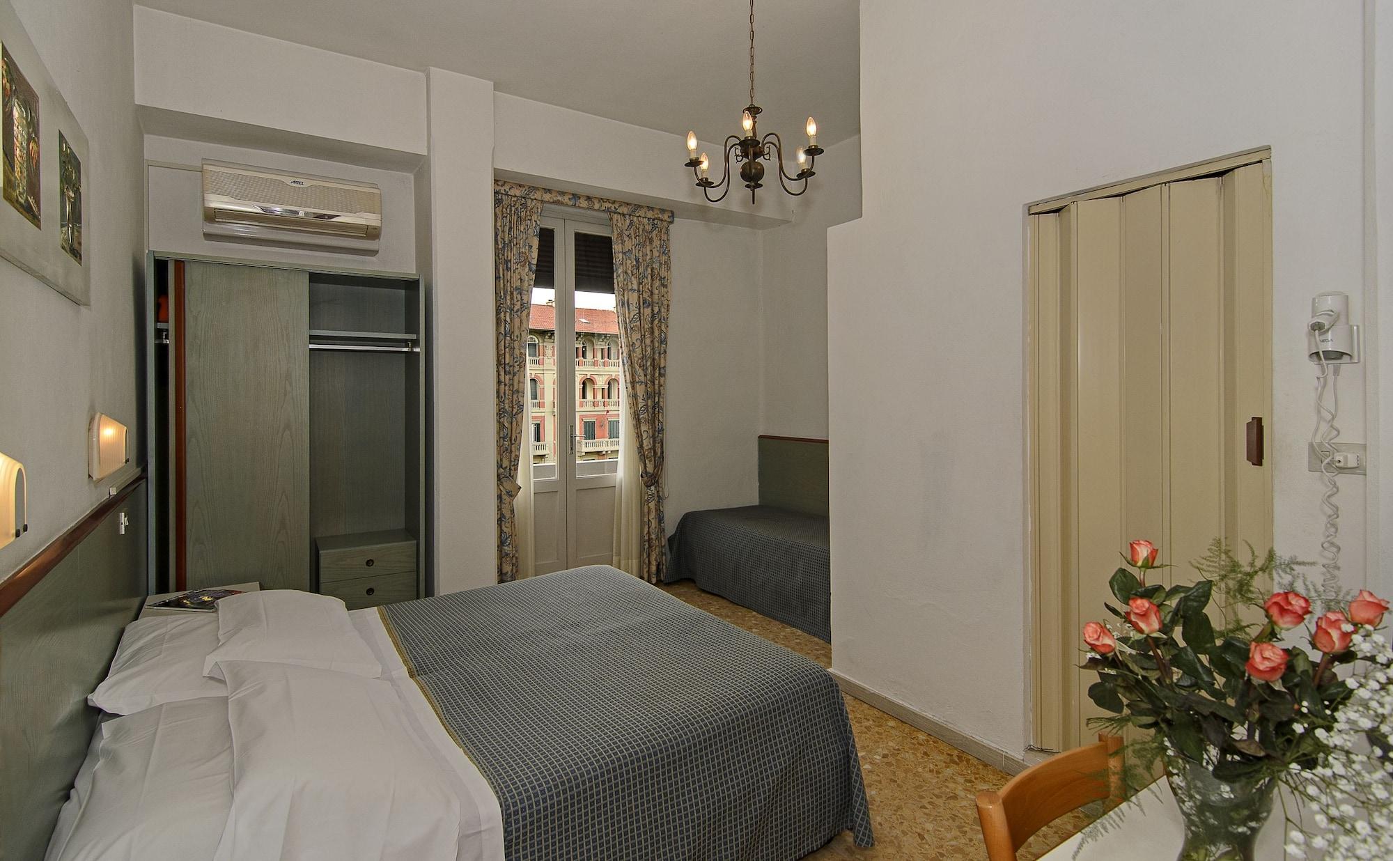 Hotel Lukas Виареджо Экстерьер фото